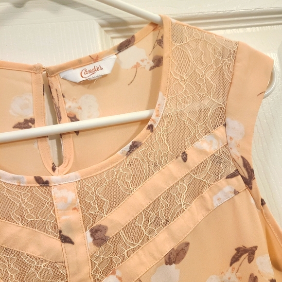 Floral Blouse - Picture 3 of 5